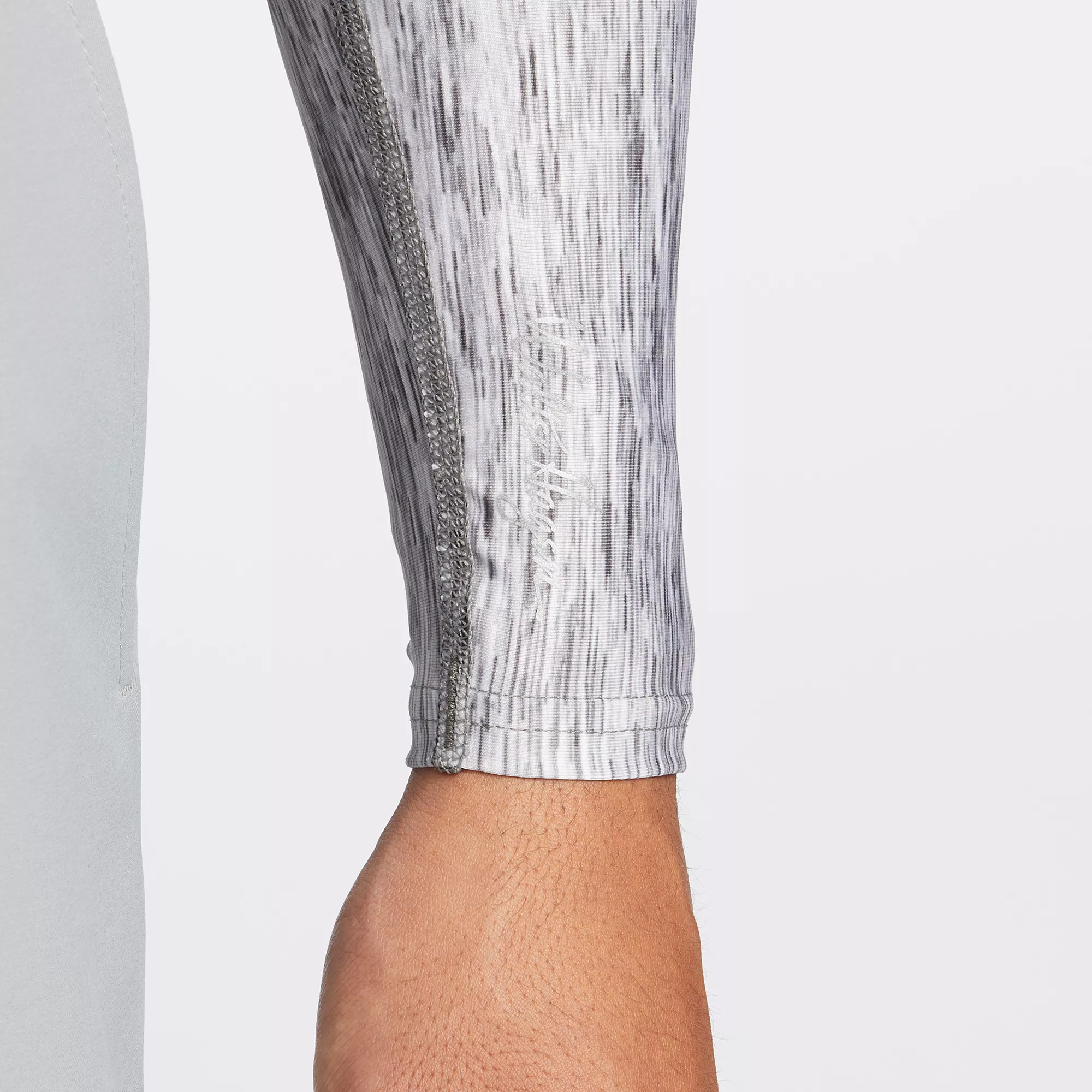 Walter Hagen Men's UV Golf Arm Sleeves 2 Walter Hagen Men's UV Golf Arm Sleeves - Image 2